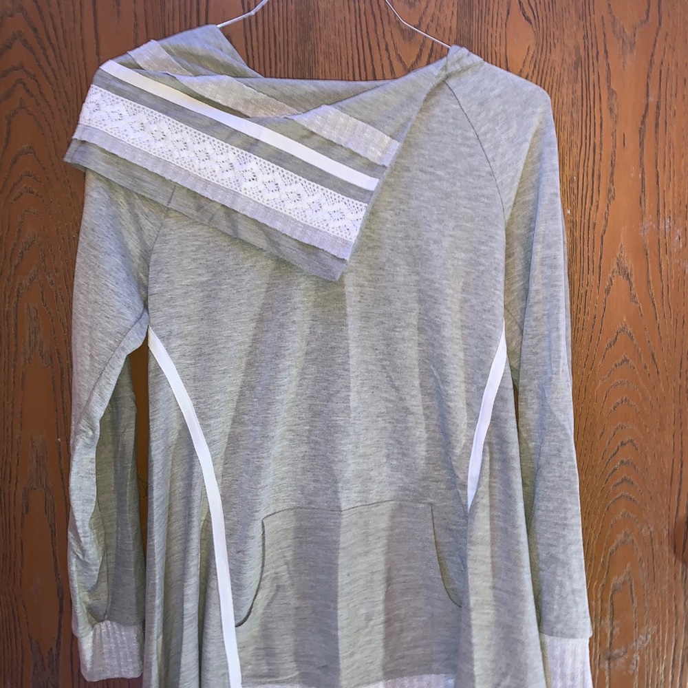 Cute long sleeve.